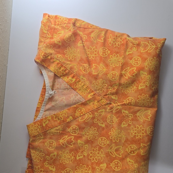 Scrub top - Picture 7 of 9